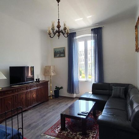 Apartment Tina Пула Екстериор снимка