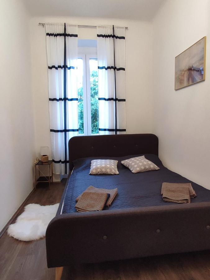 Apartment Tina Пула Екстериор снимка