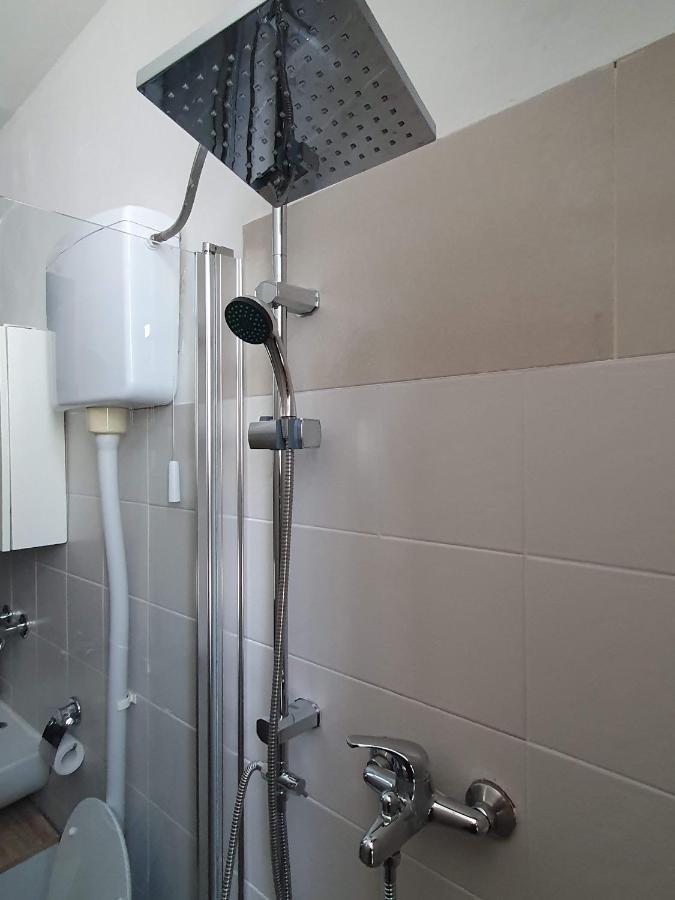 Apartment Tina Пула Екстериор снимка